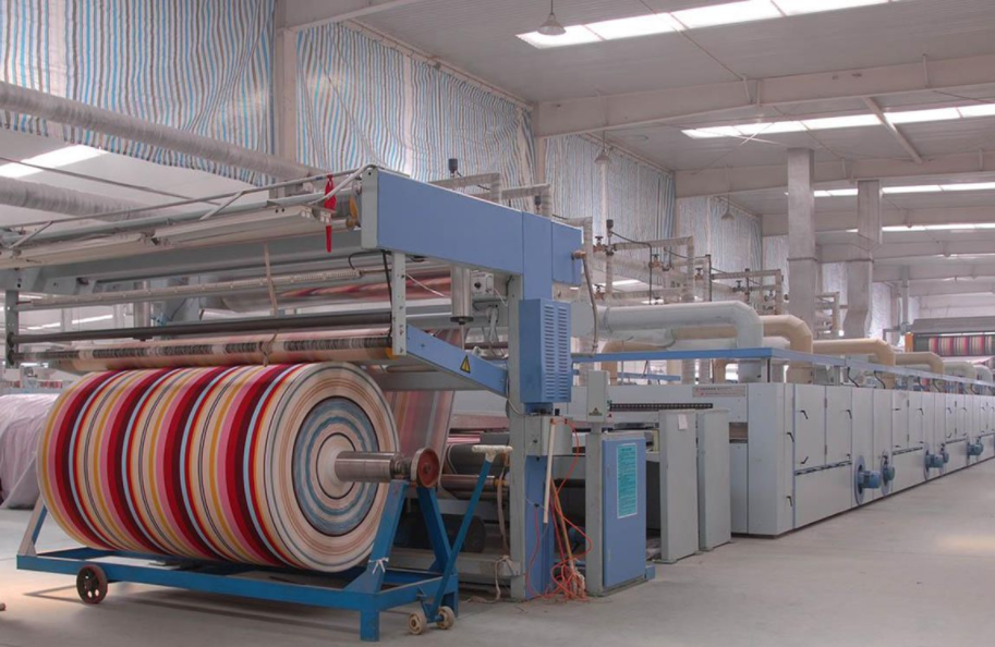 (圖:紡織廠現(xiàn)場工作)