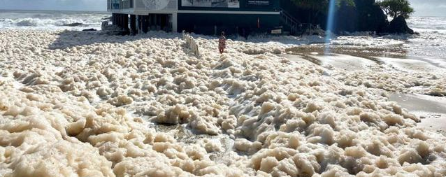 (圖:焦化廠污水廢水泡沫)